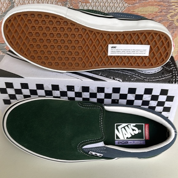 Vans WMNS Skate Slip-On
Mountain View
VN0A5FCABD6
Sneakers - Picture 14 of 16